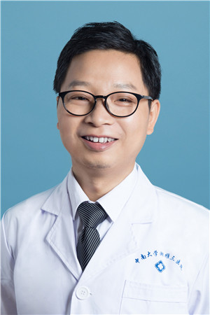 张志明