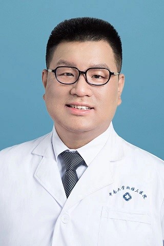 袁力
